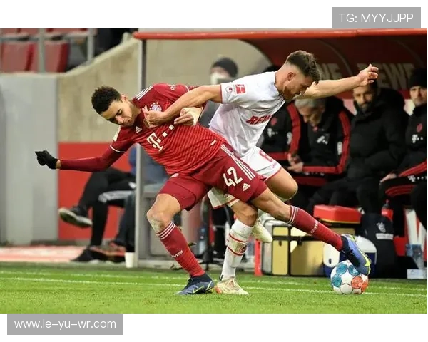 国米欧冠淘汰赛战术解析：攻防平衡是制胜关键